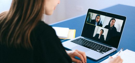 Praca: Rozmowa kwalifikacyjna online – zasady i porady