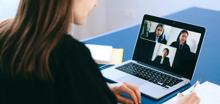 Praca: Rozmowa kwalifikacyjna online – zasady i porady